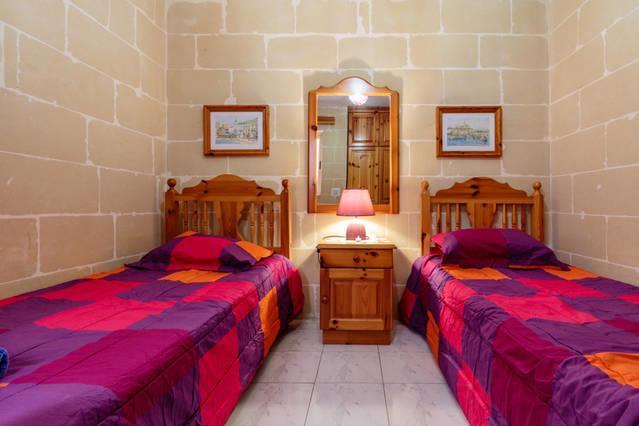 Bellavista - Comfortable Seafront Apartment With Central Heating - 3 Bedrooms, 2 Bathrooms Marsalforn Extérieur photo