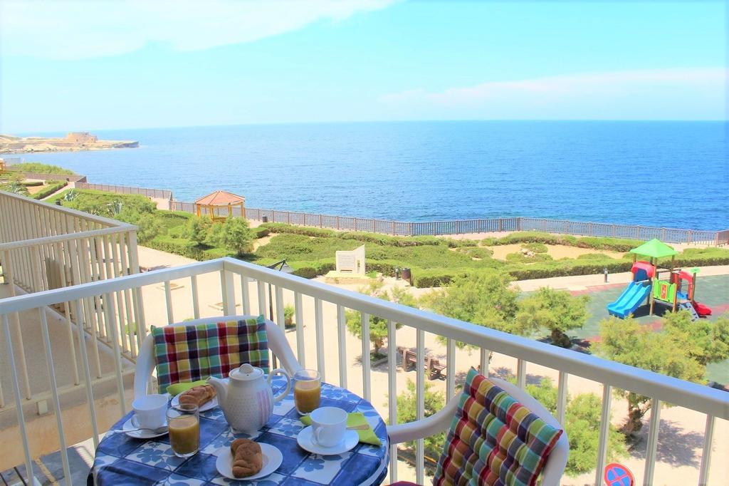 Bellavista - Comfortable Seafront Apartment With Central Heating - 3 Bedrooms, 2 Bathrooms Marsalforn Extérieur photo